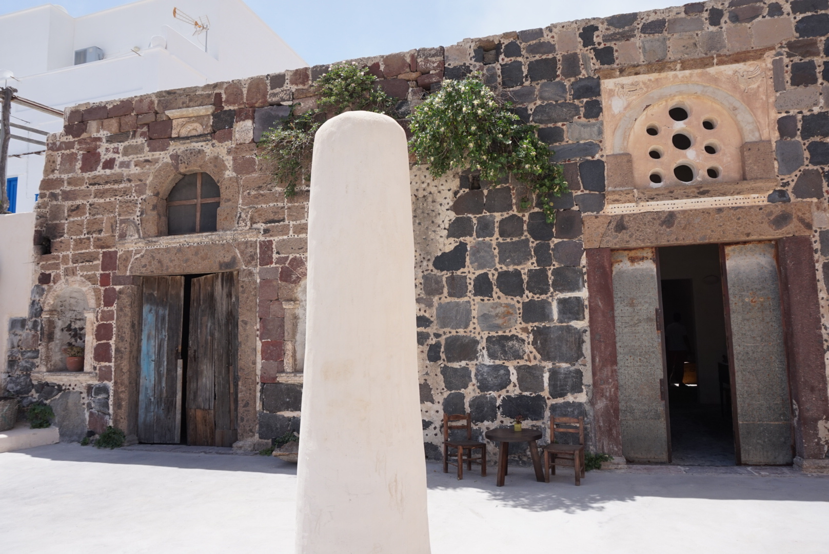 Megalochori: Santorini artisans’ little secret