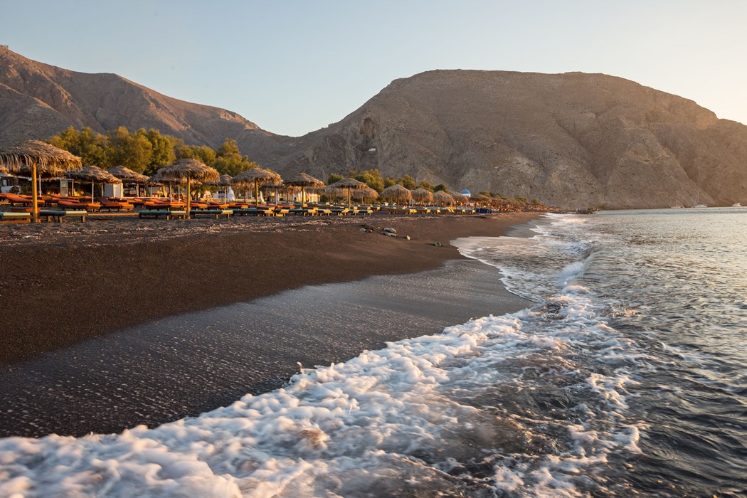 MONOLITHOS
